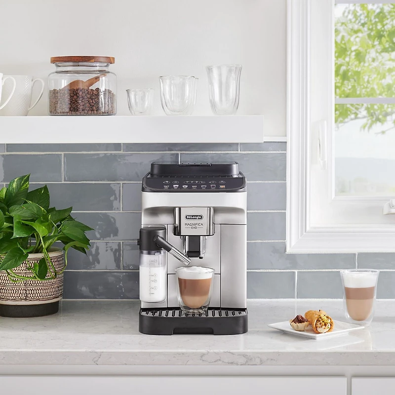 Magnifica Evo with LatteCrema System