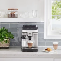 Magnifica Evo with LatteCrema System