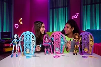 Monster High Skulltimate Secrets Hauntlywood Mysteries Doll, Clawdeen Wolf with 19+ Surprises