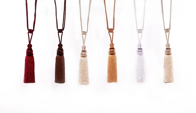 Gouchee Design Tassel Petite