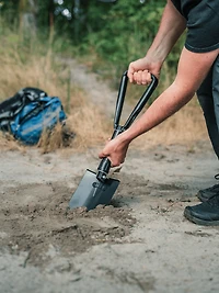 Pelle pliante Coghlan's — outil de tranchée léger et repliable pour le camping et la survie