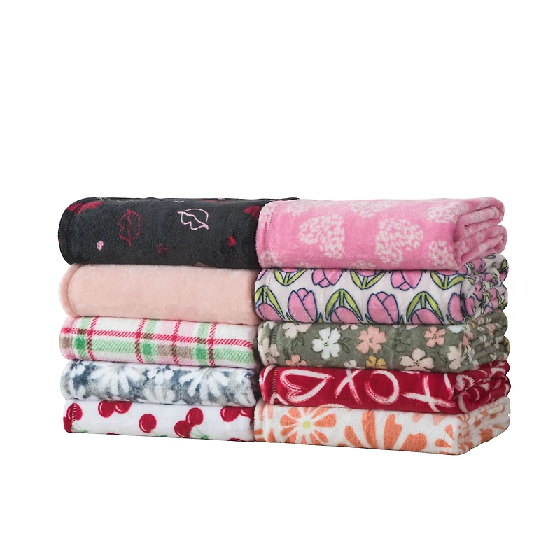 Mainstays Plush Throw Blanket Retro