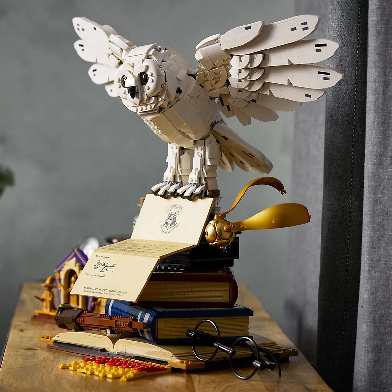 LEGO Harry Potter Hogwarts Icons - Collectors' Edition, 20th Anniversary Collectable Model with 3 Exclusive Golden Minifigures: Dumbledore, McGonagall and Hagrid, Fun Harry Potter Activity, 76391