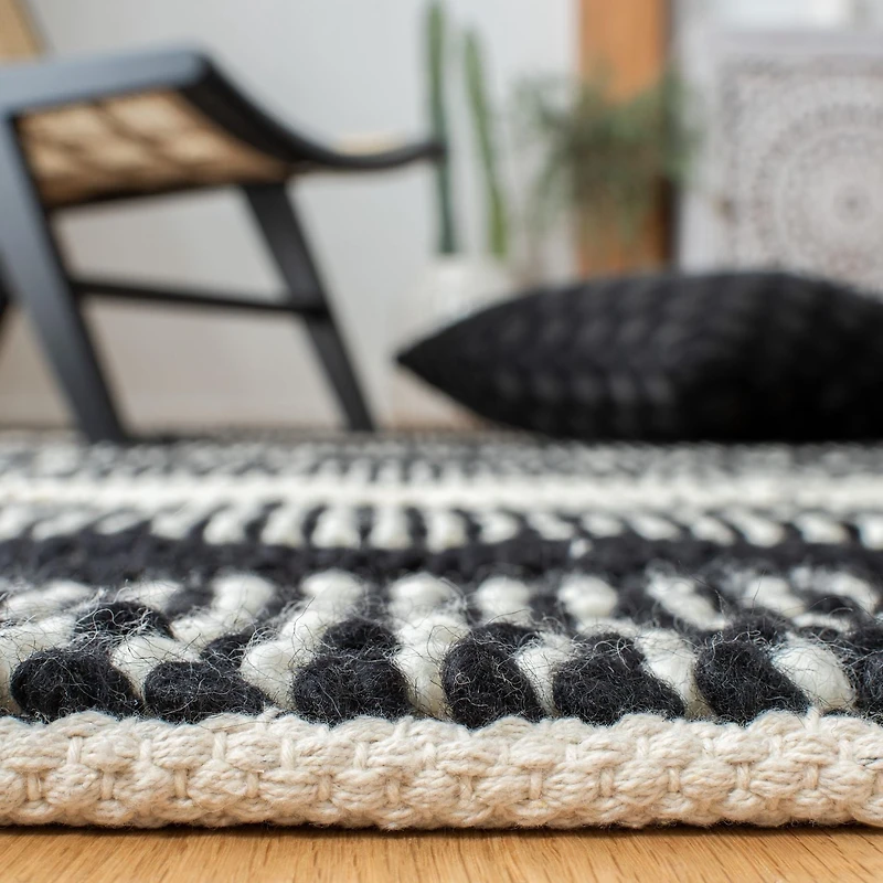 SAFAVIEH Natura Carly Geometric Braided Wool Area Rug