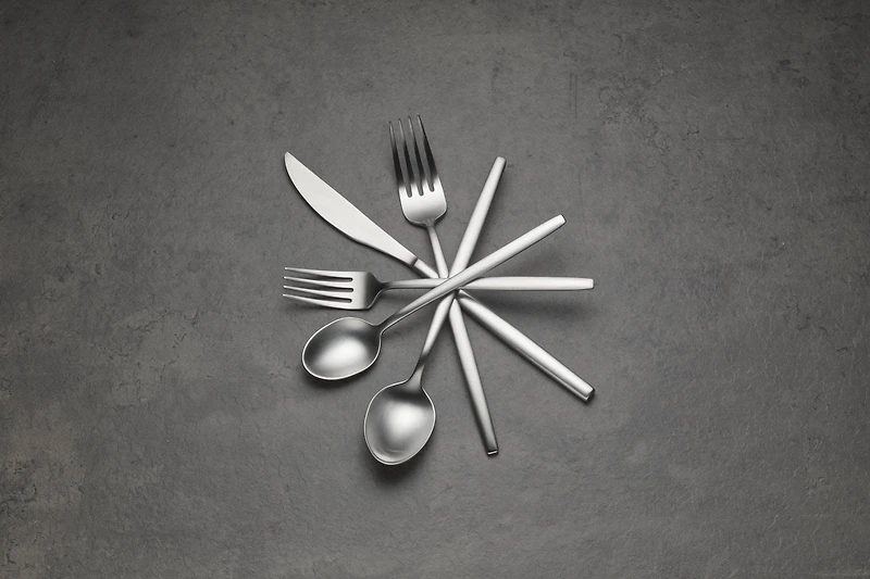 Oneida Kane Satin 20 Piece Flatware Set
