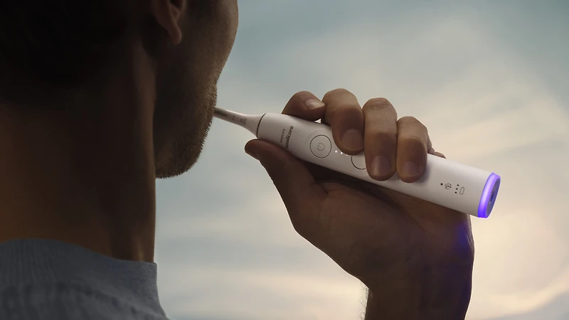Philips Sonicare 6100 Rechargeable White Toothbrush