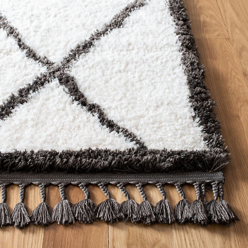 Safavieh Carmella Chase Aztec Fringe Shag Area Rug