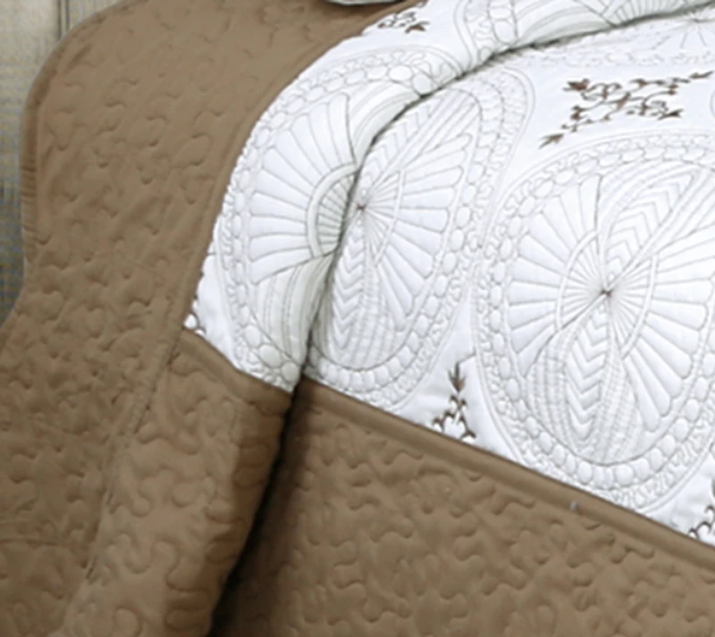 Marina Decoration Embroidered Stitching Coverlet Bedspread Ultra Soft Solid Bedding Summer Quilt Set with Quilted Sham
