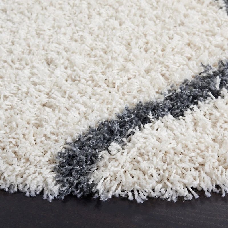 Safavieh Venus Carleen Chevron Shag Area Rug