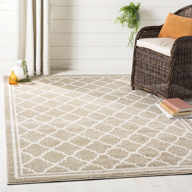 SAFAVIEH Amherst Trina Geometric Area Rug