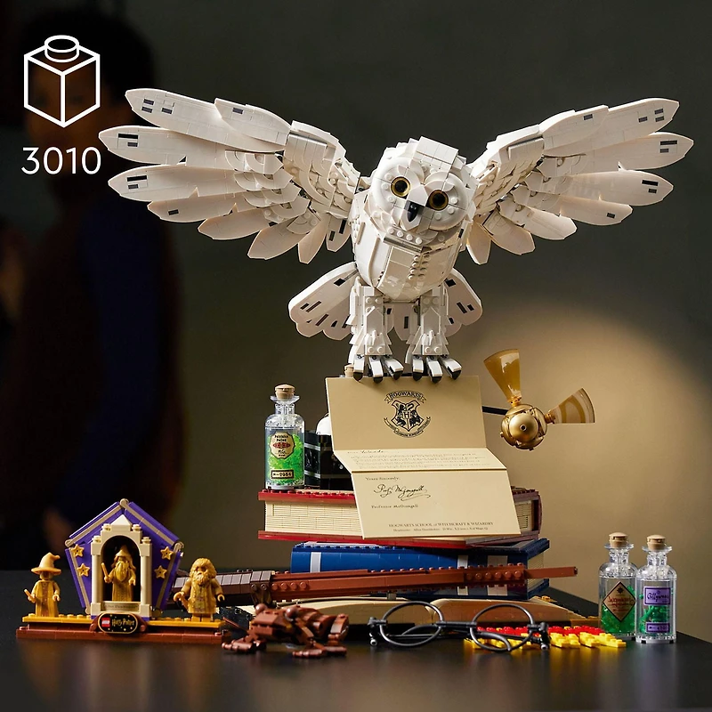 LEGO Harry Potter Hogwarts Icons - Collectors' Edition, 20th Anniversary Collectable Model with 3 Exclusive Golden Minifigures: Dumbledore, McGonagall and Hagrid, Fun Harry Potter Activity, 76391