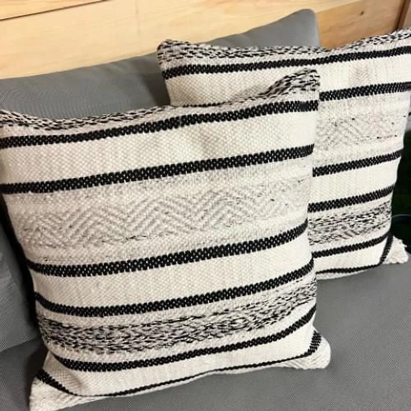 Coussin à rayures Élément  18''x18'' - Rayures noires, grises et naturelles
