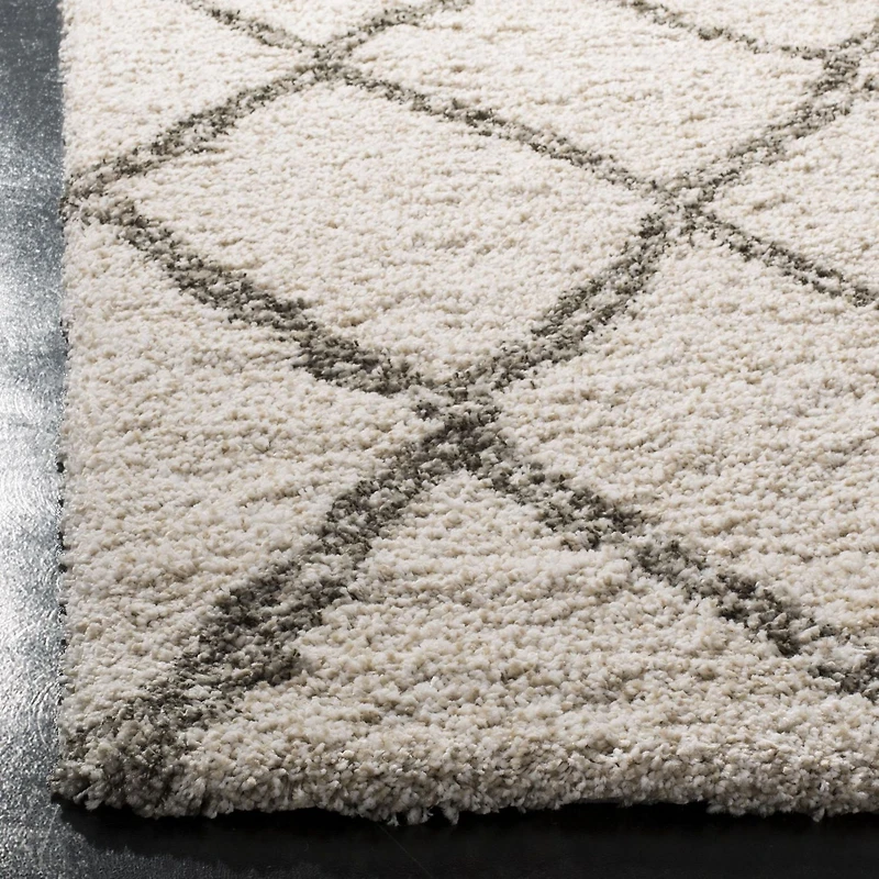 SAFAVIEH Hudson Adella Geometric Diamonds Shag Area Rug
