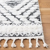 SAFAVIEH Moroccan Gracelyn Diamond Tassel Shag Area Rug