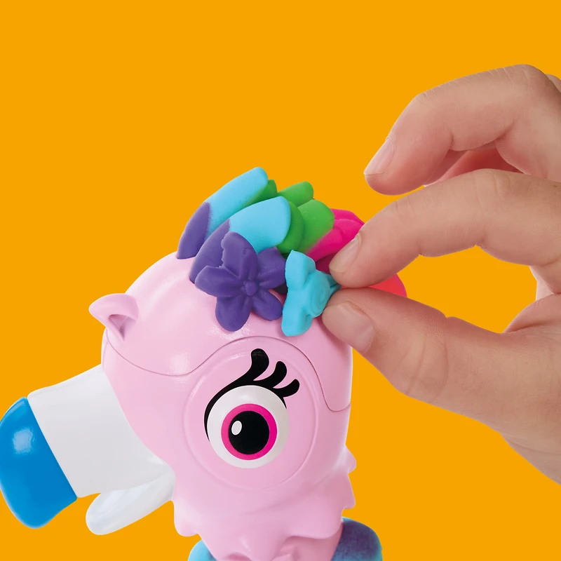 Play-Doh Feather Fun Flamingo Playset, 5 Accessories, Animal Toys, Kids Arts & Crafts 3+