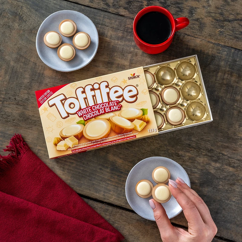 Noisette Toffifee® Enrobée de Caramel avec une Garniture Crémeuse couronnée de Chocolat Blanc