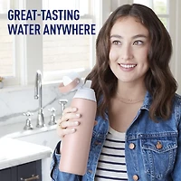 Bouteille isolante en acier inoxydable Brita avec filtre, paille, anneau de transport et capuchon antifuites. Sans BPA, idéale pour le sport, les voyages ou la randonnée. Capacité de 768 mL, cadeau pa