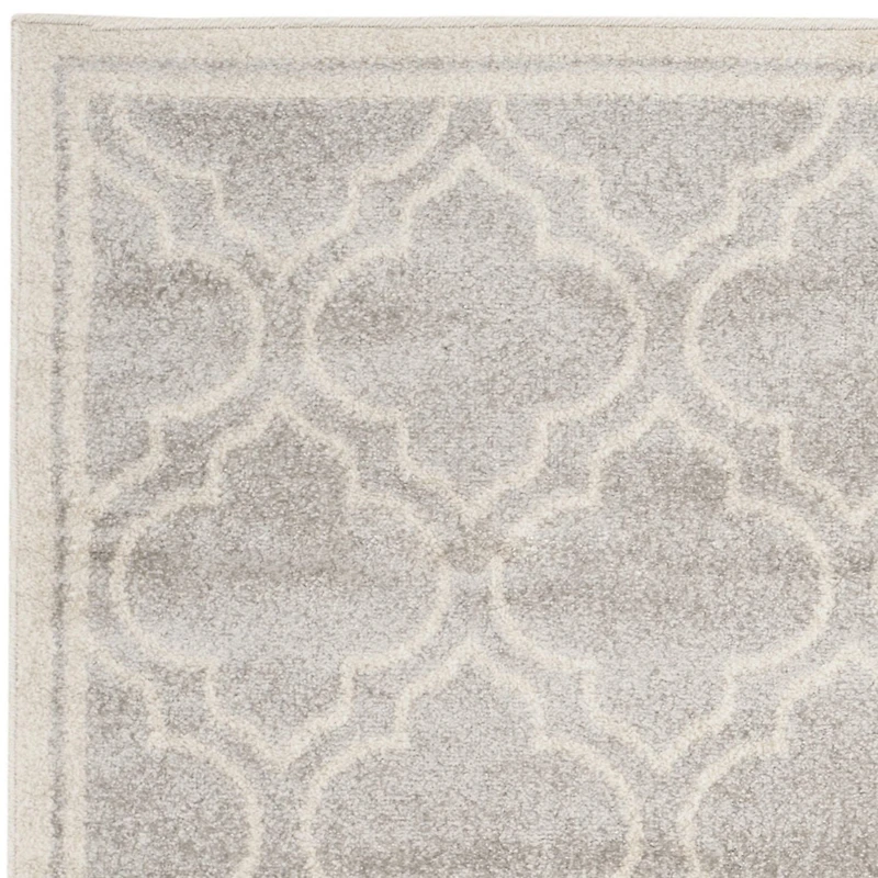 Safavieh Amherst Wilson Geometric Area Rug