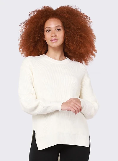 L/S Crew neck, side slit, ribbed knit sweater