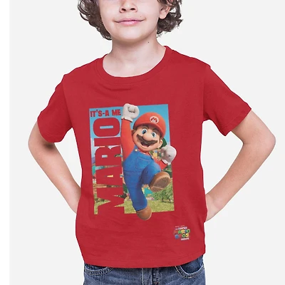 Mario T-shirt de base pour garçon. Ce t-shirt à col rond pour garçons a des manches courtes et un imprimé tendance et