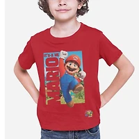Mario T-shirt de base pour garçon. Ce t-shirt à col rond pour garçons a des manches courtes et un imprimé tendance et