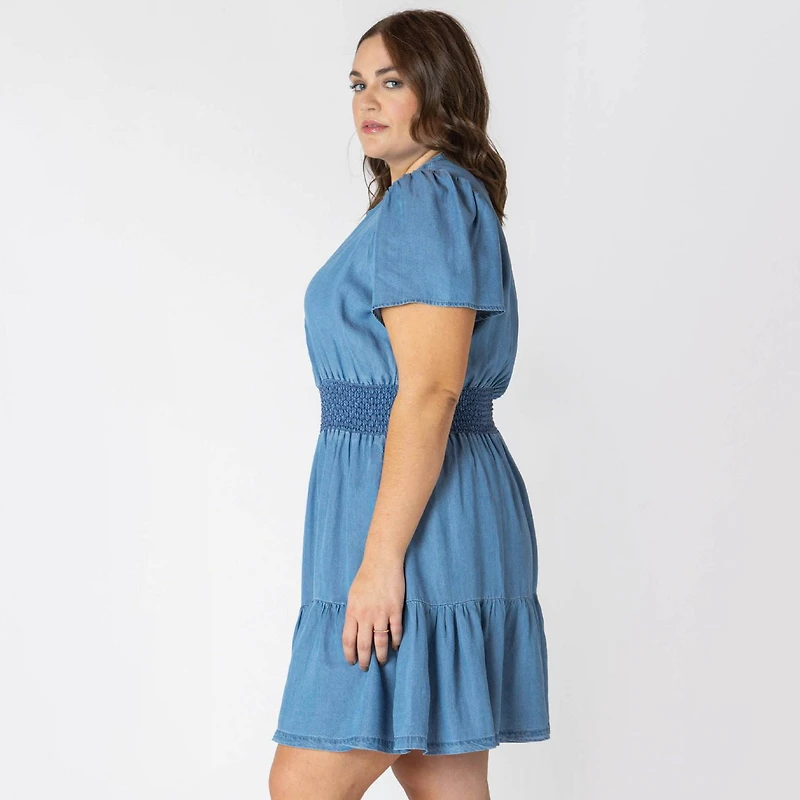 Devoted Taille Plus Femme mini robe en denim à manches courtes