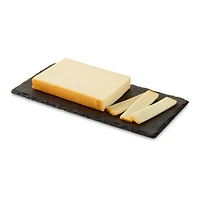 Fromage cheddar fumé au bois d’érable Mon marché fraîcheur, vieilli 1 an 250 g