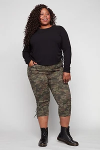 Frankie & Stella ™ femme Plus Med Rise Lace Up Capri