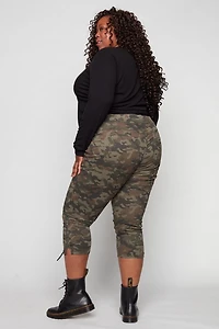 Frankie & Stella ™ femme Plus Med Rise Lace Up Capri