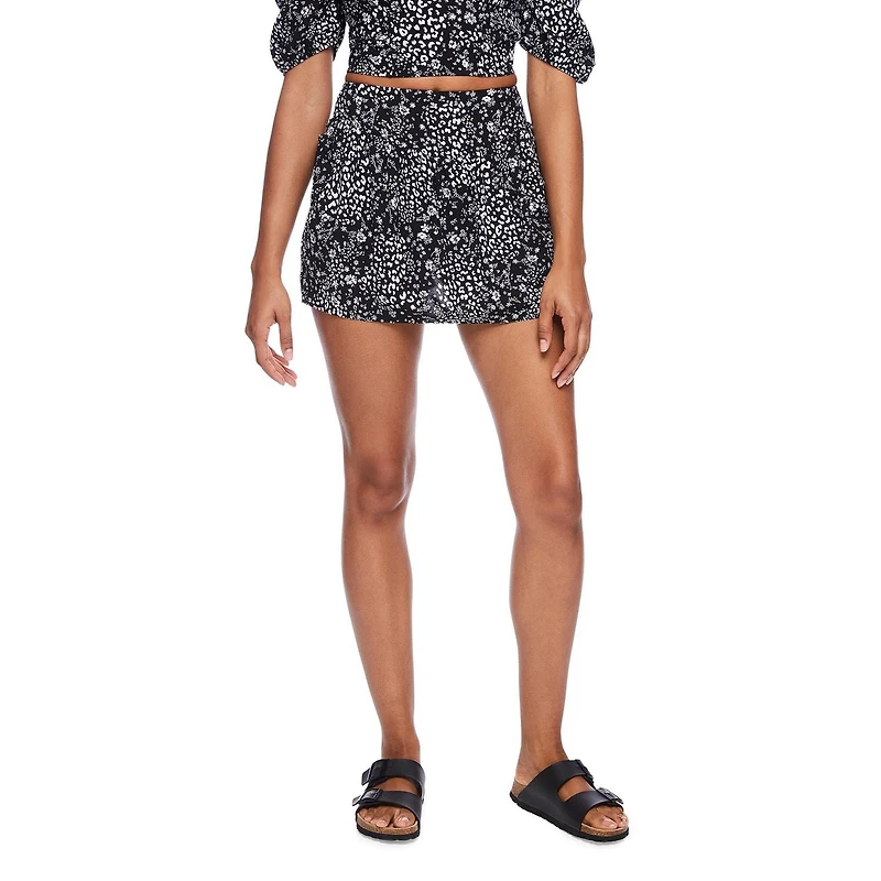 Jupe-short à ceinture en V No Boundaries pour femmes