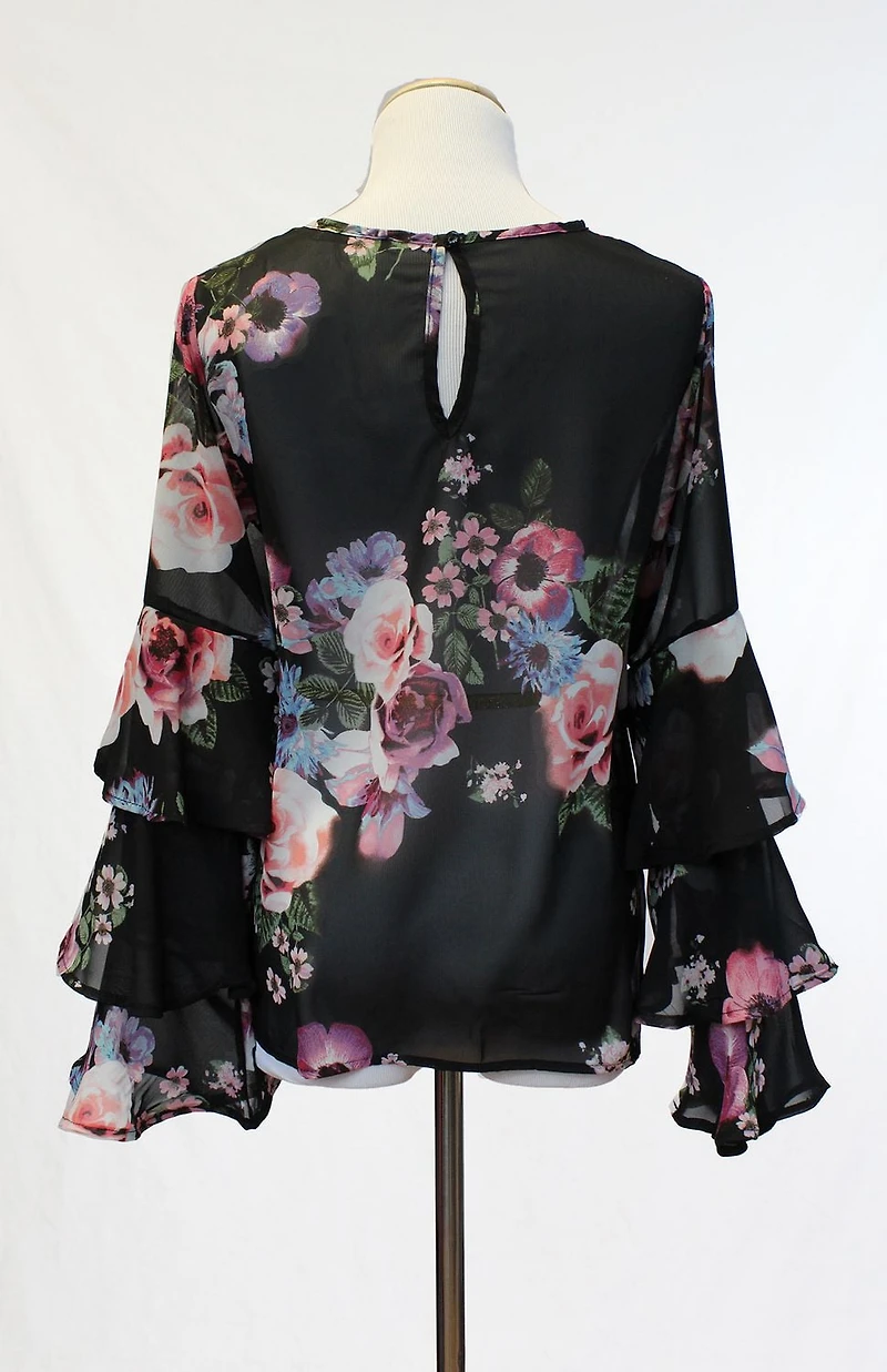 Style Therapy 3 Tiered Blouse W Keyhole Back