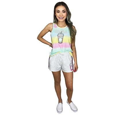 Filles que nous portons de jolis shorts Chill Shake
