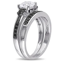 Ensemble nuptial à trois pierres avec saphirs blancs synthétiques 1-3/8 CT PBT et diamants noirs 2/5 CT poids total en argent sterling