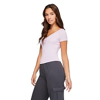 T-shirt avec encolure en V No Boundaries pour femmes
