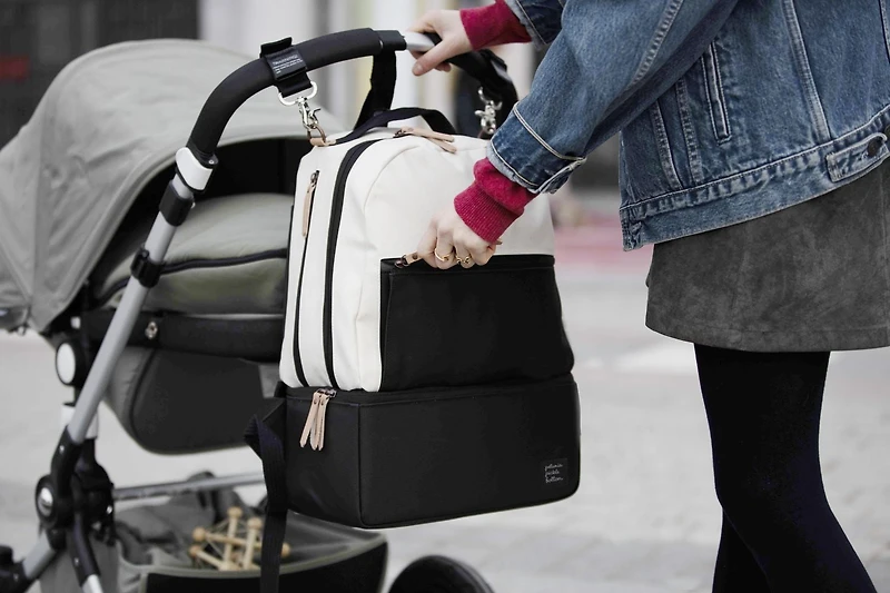 Petunia Pickle Bottom - Clips de poussette valet en similicuir noir mat - Clips de fixation pour poussette pour sac à langer, bébé, nourrisson, enfant en bas âge, unisexe, Résistant à l'eau