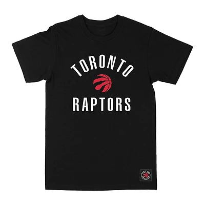 T-shirt noir à manches courtes avec texte Arc des Raptors de Toronto sous licence officielle NBA Taille P-TG