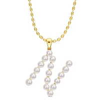 Collier initiale de Miabella avec perles culture d'eau douce en argent sterling plaqué en jaune