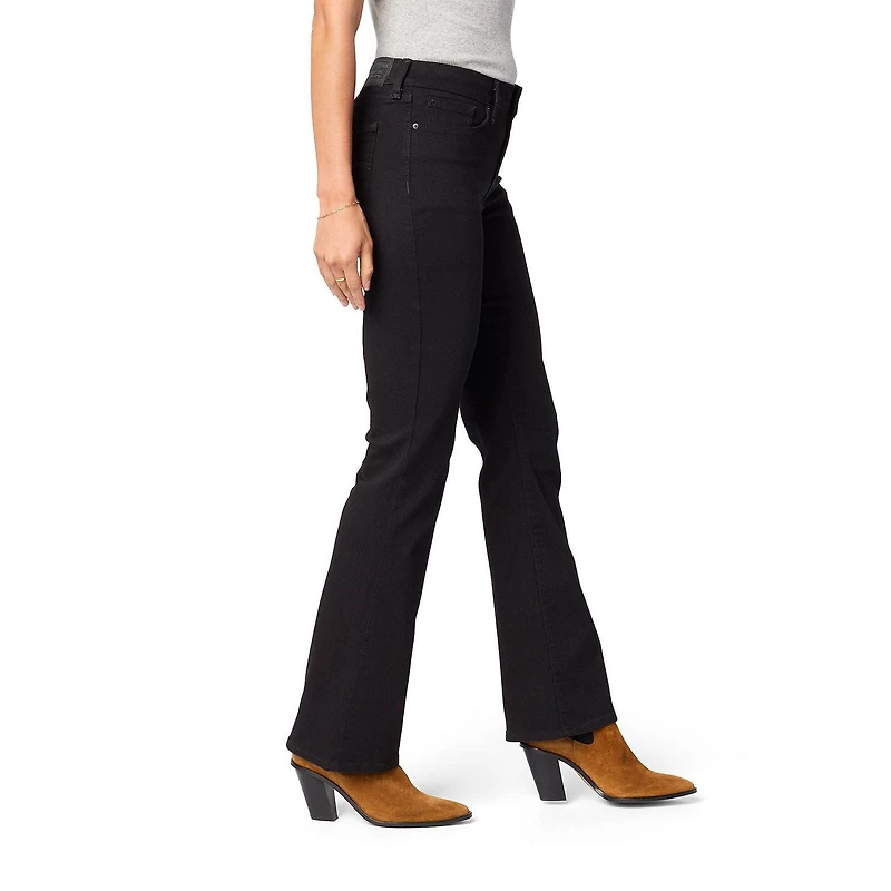Levi Strauss Signature™ Women’s Mid Rise Bootcut Jeans (Online only)