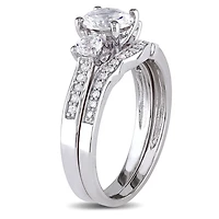Ensemble nuptial avec saphirs blancs synthétiques 1,31 ct et diamants 0,15 ct en or blanc 10 k de Miadora