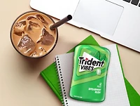 Trident Vibes, Bouteille de gomme sans sucre Éclat de menthe verte, 40 Morceaux Trident Vibes Menthe Verte : éclat frais