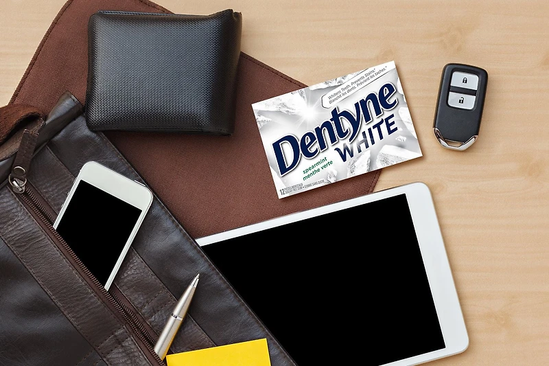 Dentyne White, Gomme sans sucre à la menthe verte - 12 Morceaux Gomme Dentyne White blanchit les dents!