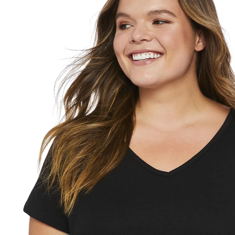 T-shirt avec encolure en V George Plus pour femmes Tailles 1X-4X