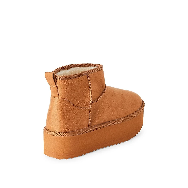 Time and Tru Women's Platform Cozy Boots, Wide Width Sizes 6-10