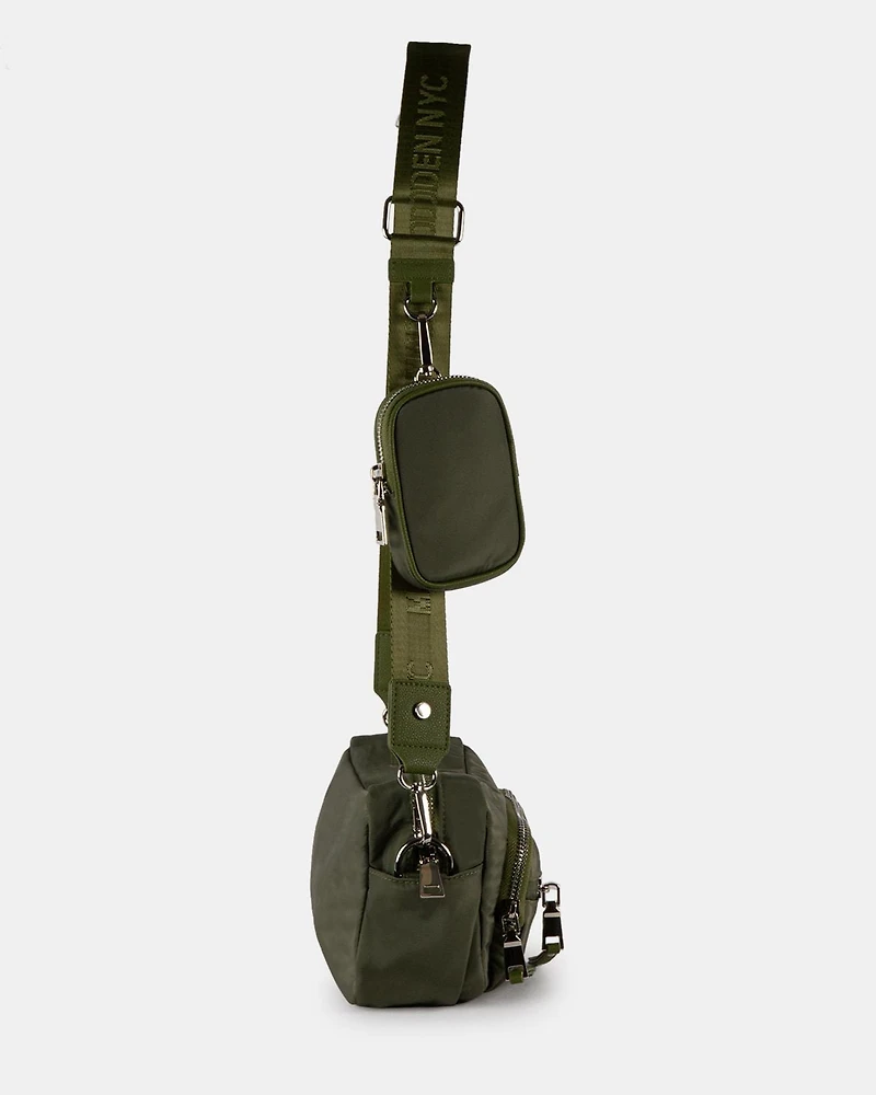 Sporty Nylon Cam Bag