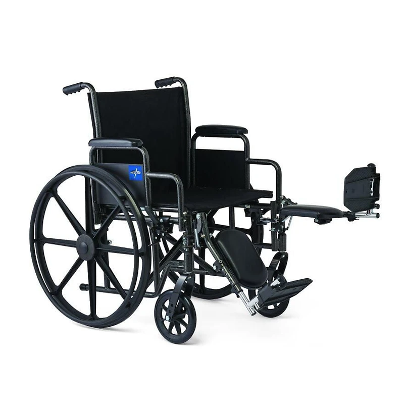 Medline Fauteuil roulant de base en nylon K1 de 40,6 cm de large avec accoudoirs de bureau pivotants et repose-jambes élévateurs.