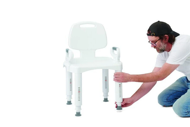 Chaise de douche Medline avec accoudoirs et dossier
