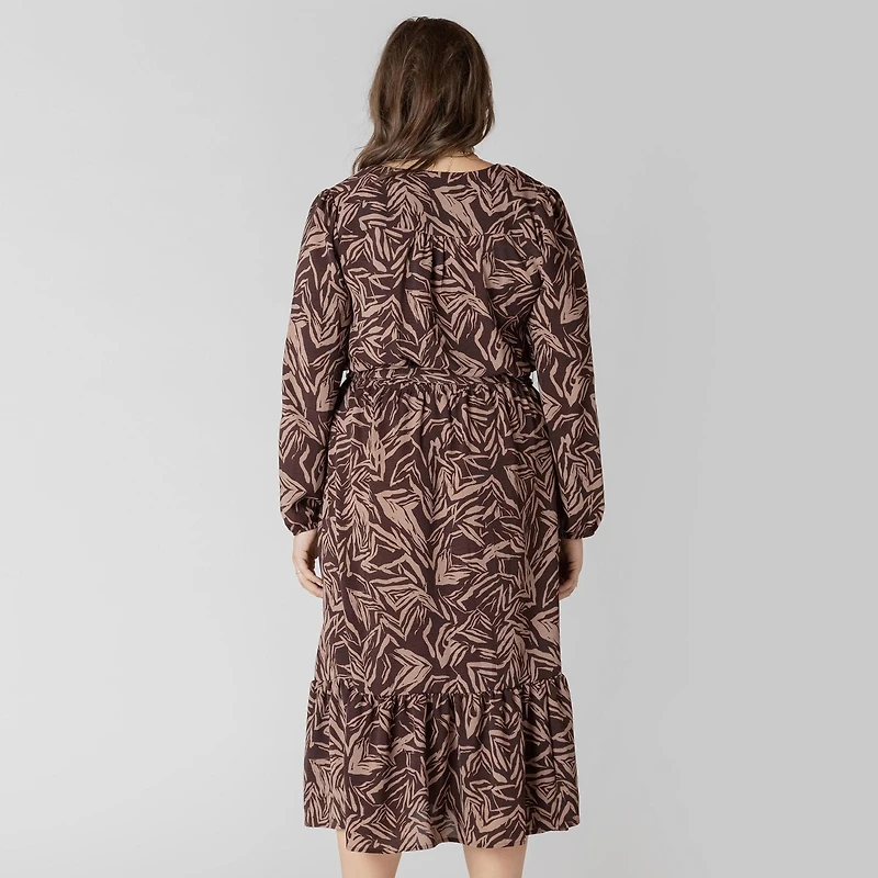 Devoted Women's Plus Long sleeve midi dress with feminine floral print
