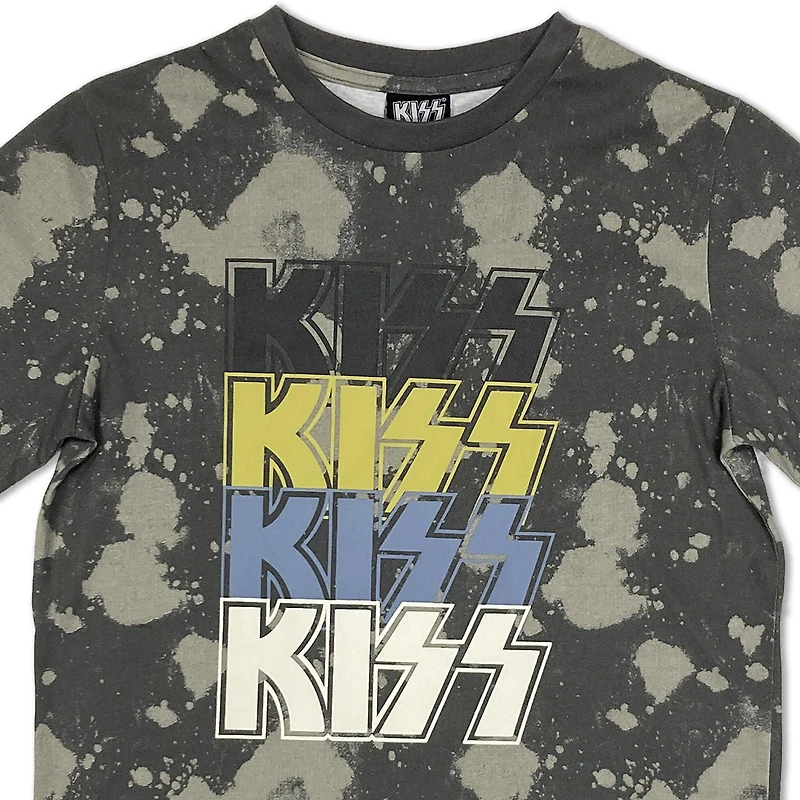KISS Boy's basic tee shirt. This boys crew neck tee shirt has short sleeves and a trendy print and
