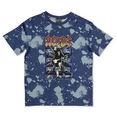 AC/DC T-shirt de base pour garçon. Ce t-shirt à col rond pour garçons a des manches courtes et un imprimé tendance et