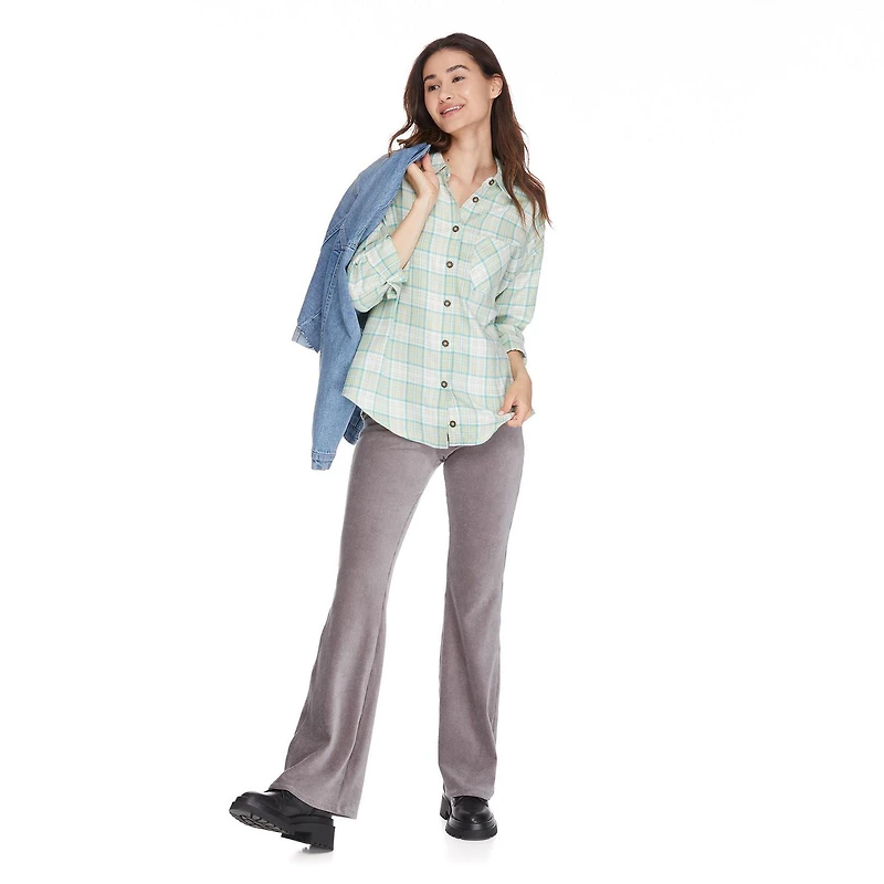 Chemise en flanelle surdimensionnée No Boundaries pour femmes